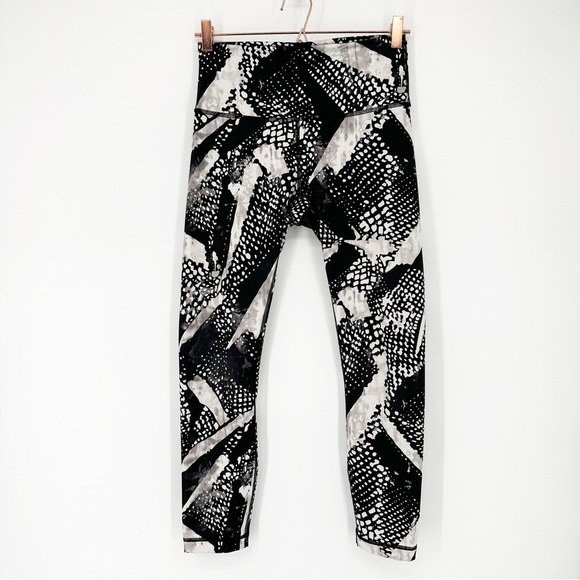 Lululemon High Times 7/8 Pant Full On Luon Static Mist White Black 8 - Picture 2 of 7